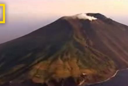 Embedded thumbnail for Composite and Shield Volcanoes Video